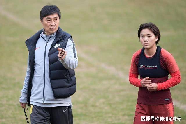 威尼斯续约斯特罗帕，给他机会改善战绩
